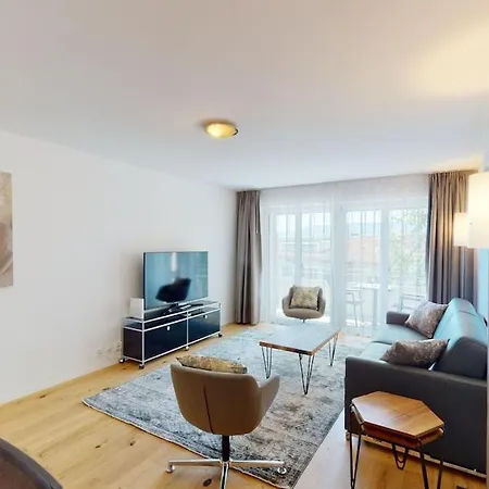 Amazing, Central, Sunny 1br Flat - Sun 12 Апартаменти